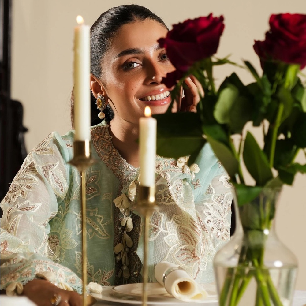 Sana Safinaz L Elegant Light Green/Sky Blue Embroidered Kurta Set - Picture 9 of 15